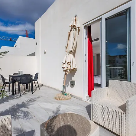 Valley & Sea View 2br Penthouse - 6 Mins To Balluta Bay By Quicktrips * Saint Julian's