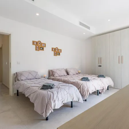 Valley & Sea View 2br Penthouse - 6 Mins To Balluta Bay By Quicktrips Saint Julian's
