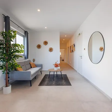 Valley & Sea View 2br Penthouse - 6 Mins To Balluta Bay By Quicktrips Daire Saint Julian's