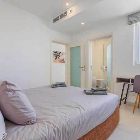 Valley & Sea View 2br Penthouse - 6 Mins To Balluta Bay By Quicktrips *