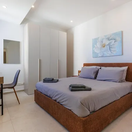 Daire Valley & Sea View 2br Penthouse - 6 Mins To Balluta Bay By Quicktrips *