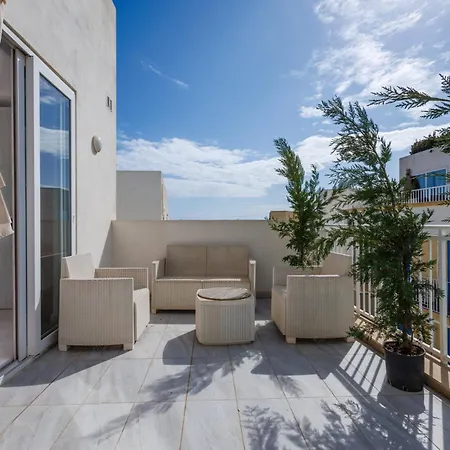 Daire Valley & Sea View 2br Penthouse - 6 Mins To Balluta Bay By Quicktrips *