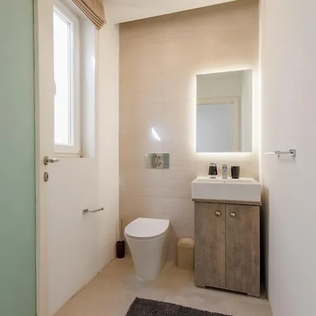 Daire Valley & Sea View 2br Penthouse - 6 Mins To Balluta Bay By Quicktrips Saint Julian's