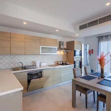 Valley & Sea View 2br Penthouse - 6 Mins To Balluta Bay By Quicktrips Daire *