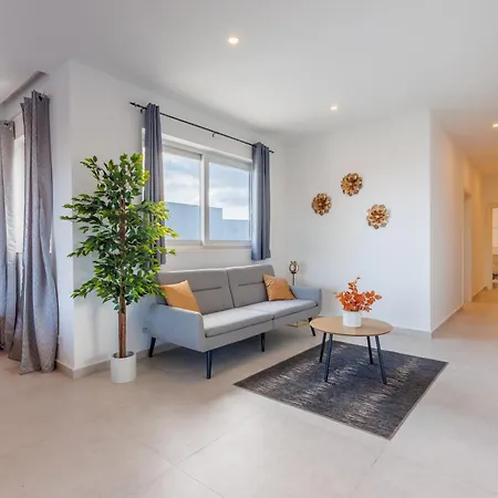 Daire Valley & Sea View 2br Penthouse - 6 Mins To Balluta Bay By Quicktrips
