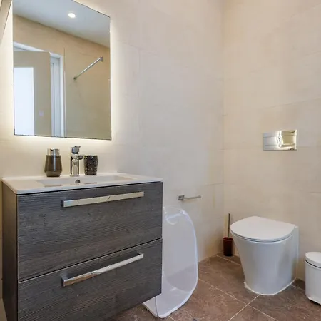 Daire Valley & Sea View 2br Penthouse - 6 Mins To Balluta Bay By Quicktrips *